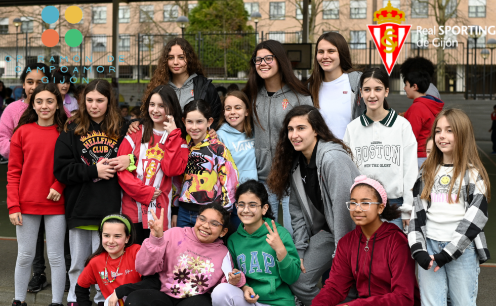 El Sporting Femenino, de visita en el CP Ramón de Campoamor